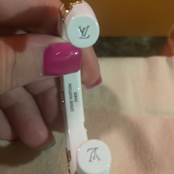 Louis Vuitton daisy bangle brand new - Picture 3 of 9